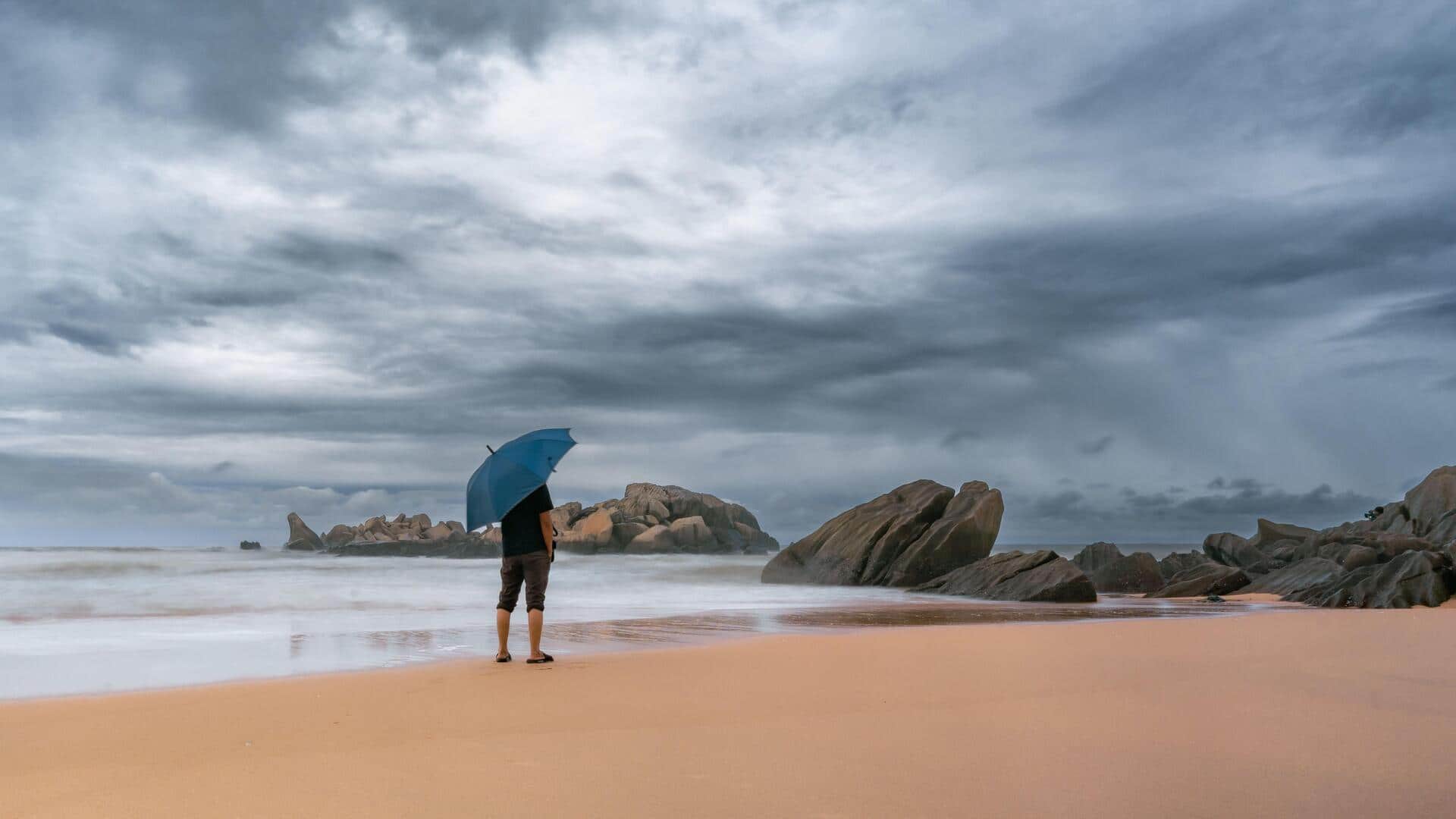 मानसून के दौरान किसी समुद्र तट पर जाने का बना रहे हैं प्लान? ऐसे रहें सुरक्षित