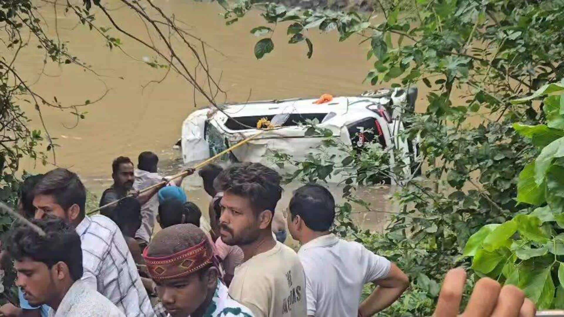मध्य प्रदेश: आगर मालवा में बरसाती नाले में बही कार, 3 बच्चों समेत 8 की मौत