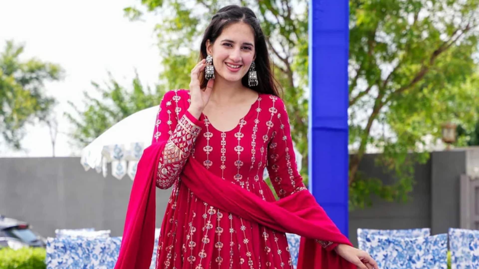 भारतीय फैशन में छा रहे हैं ये 4 कपड़े, इन्हें पहनकर दिखेंगी आप स्टाइलिश