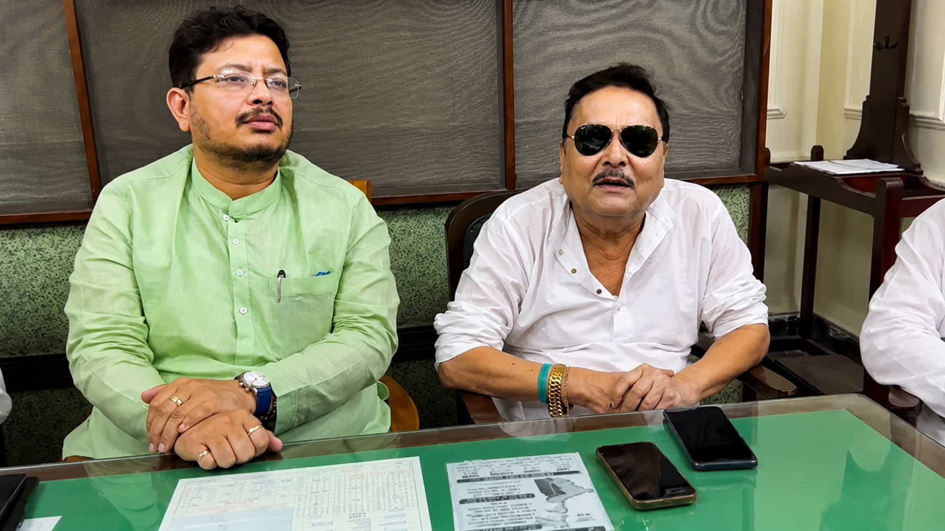 ED समन के बाद ममता के पुराने साथी मदन मित्रा TMC छोड़कर बागी गुट में शामिल