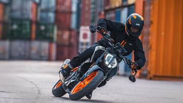 नई KTM ड्यूक 390 की टेस्टिंग शुरू, इन फीचर्स के साथ जल्द आएगी यह बाइक