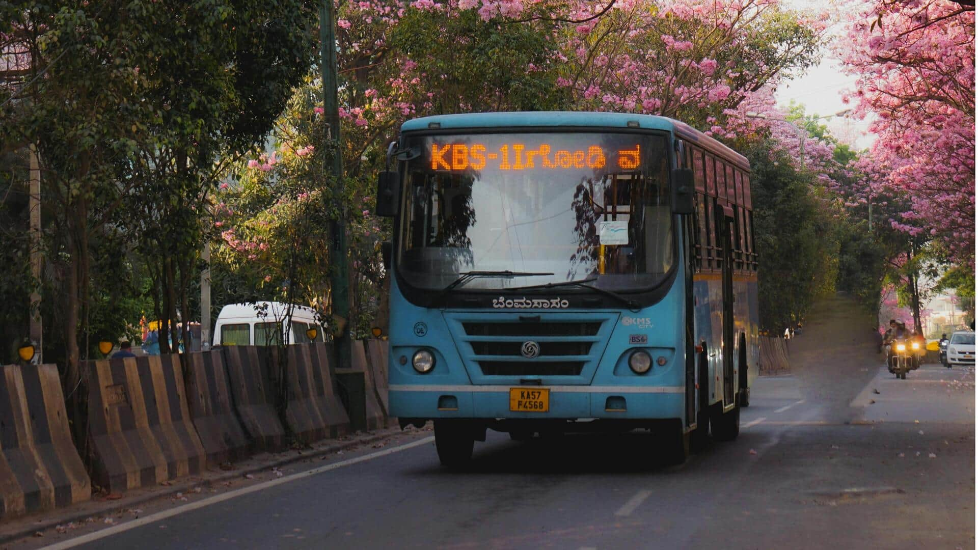 कर्नाटक में बसों का किराया 15 प्रतिशत बढ़ने पर विरोध-प्रदर्शन, पुरुषों पर अनुचित बोझ बताया