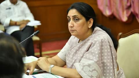 क्या सुनेत्रा पवार NCP के विलय में बाधा बनेंगी? जारी किया ये आदेश 