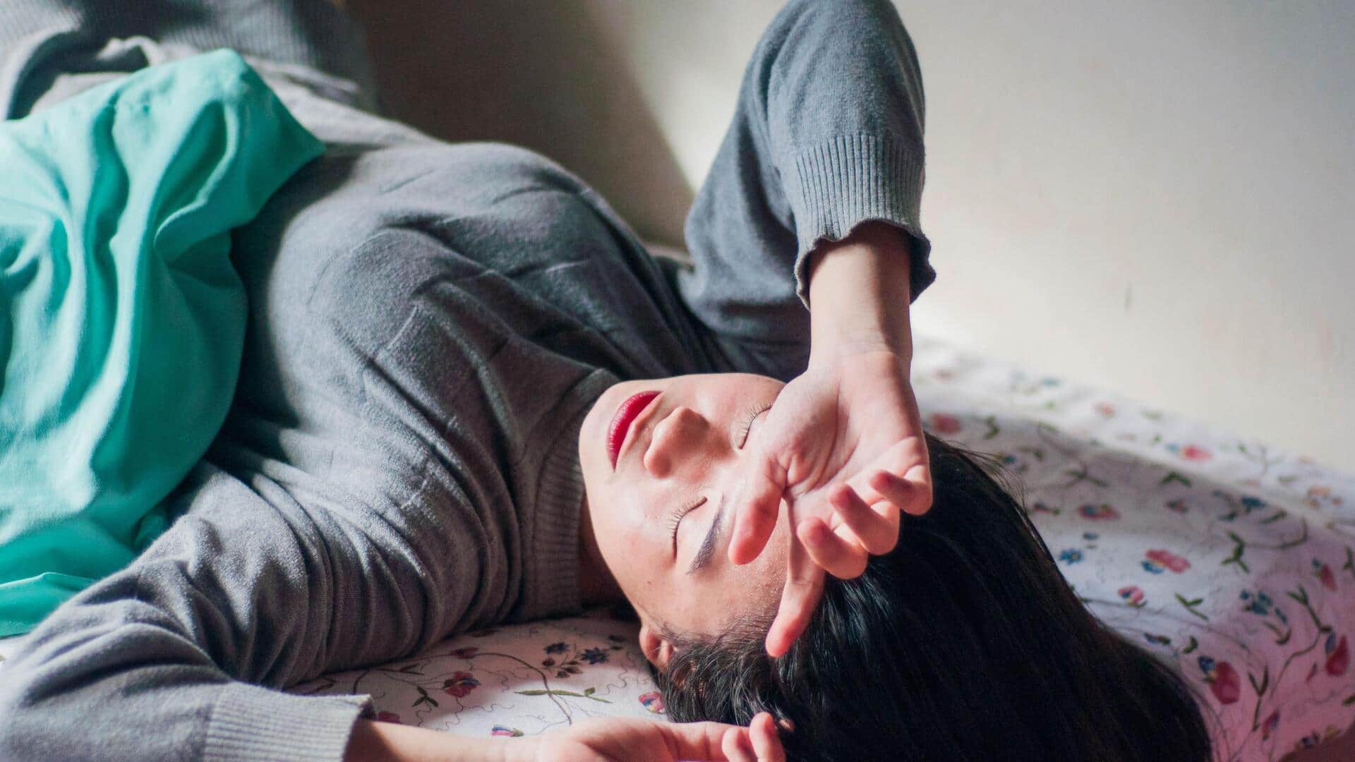 नींद पूरी नहीं हो रही? जानिए इससे जुड़े 5 संकेत