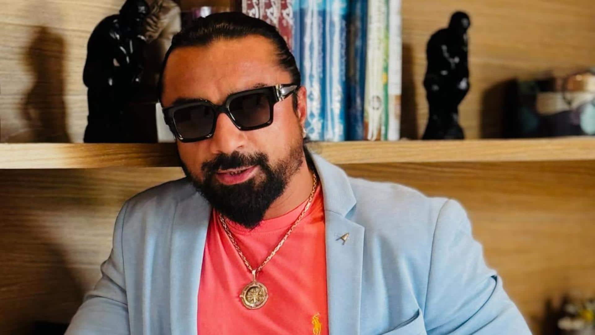 'हाउस अरेस्ट' विवाद: मुंबई पुलिस ने एजाज खान को किया तलब, दर्ज होंगे बयान 'हाउस अरेस्ट' विवाद: मुंबई पुलिस ने एजाज खान को किया तलब, दर्ज होंगे बयान