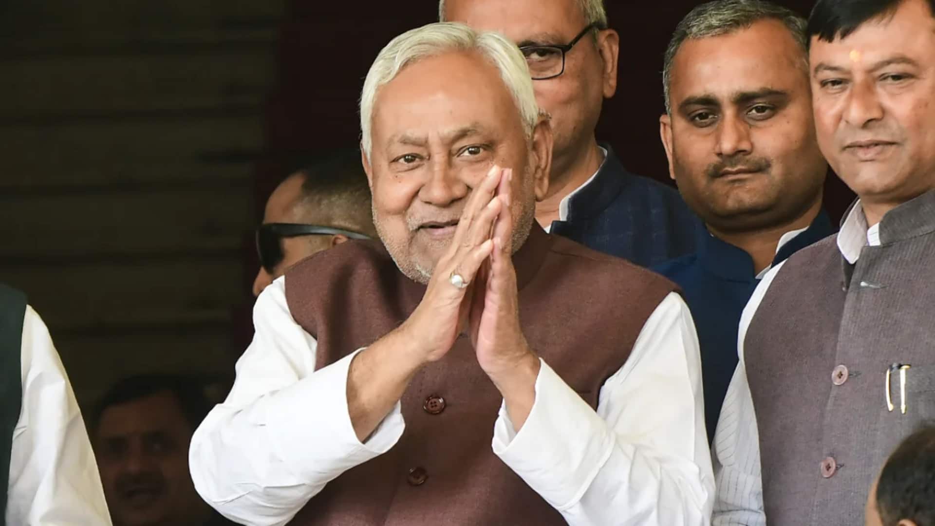 नीतीश कुमार के INDIA छोड़ने पर सामने आई असहमति, CWC बैठक में सोनिया-दिग्विजय की अलग राय