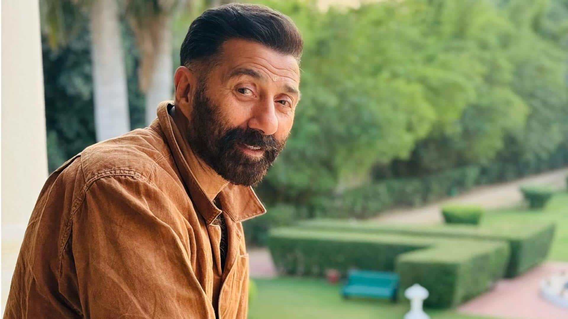 सनी देओल ने अमृतसर में उठाया समोसे और पकौडे़ का उठाया लुत्फ, साझा किया मजेदार वीडियो