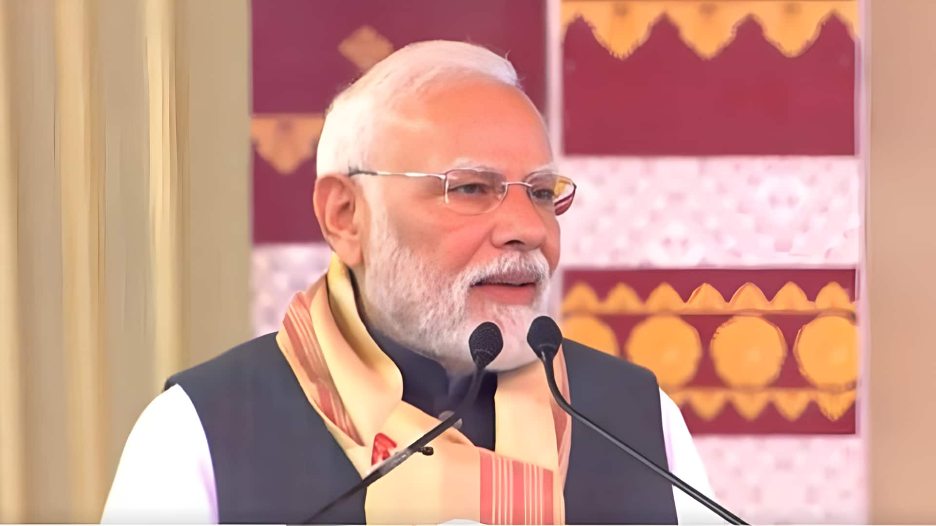प्रधानमंत्री ने असम में कई विकास परियोजनाएं शुरू कीं, बोले- हिंदुस्तान में बना सामान ही खरीदें
