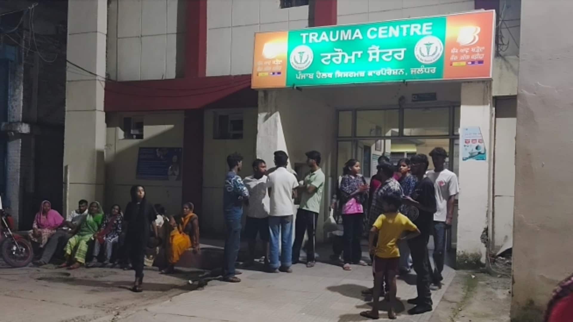 जालंधर: सिविल अस्पताल में ऑक्सीजन आपूर्ति में गड़बड़ी, 35 मिनट में 3 मरीजों की मौत जालंधर: सिविल अस्पताल में ऑक्सीजन आपूर्ति में गड़बड़ी, 35 मिनट में 3 मरीजों की मौत