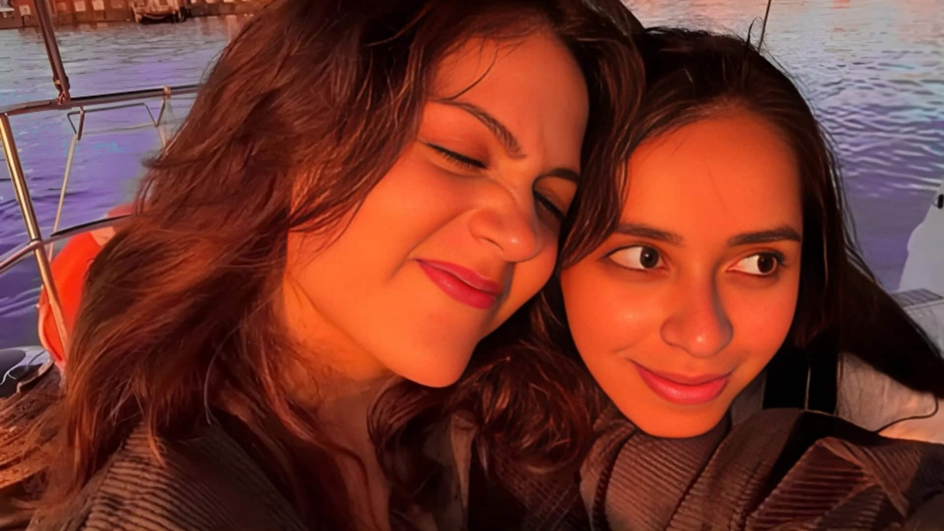 'धुरंधर 2' को 'सरकारी प्रोपेगेंडा' बताने वाली अनीत पड्डा की बहन रीत ने छोड़ा सोशल मीडिया