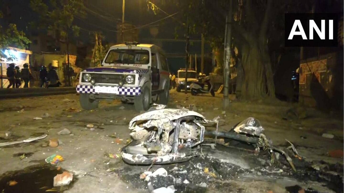 दिल्ली: हनुमान जयंती के मौके पर जहांगीरपुरी में सांप्रदायिक हिंसा, छह पुलिसकर्मियों समेत कई घायल