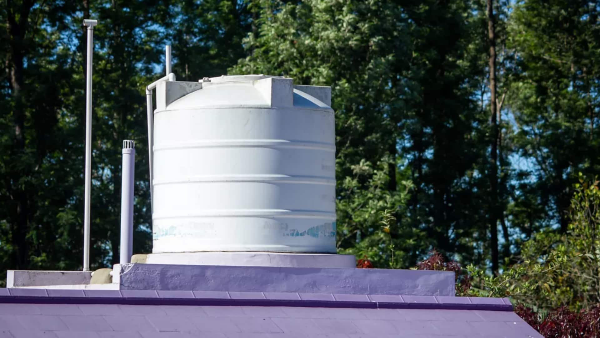 गर्मियों के दौरान पानी की टंकी के पानी को ठंडा रखने के लिए अपनाएं ये तरीके