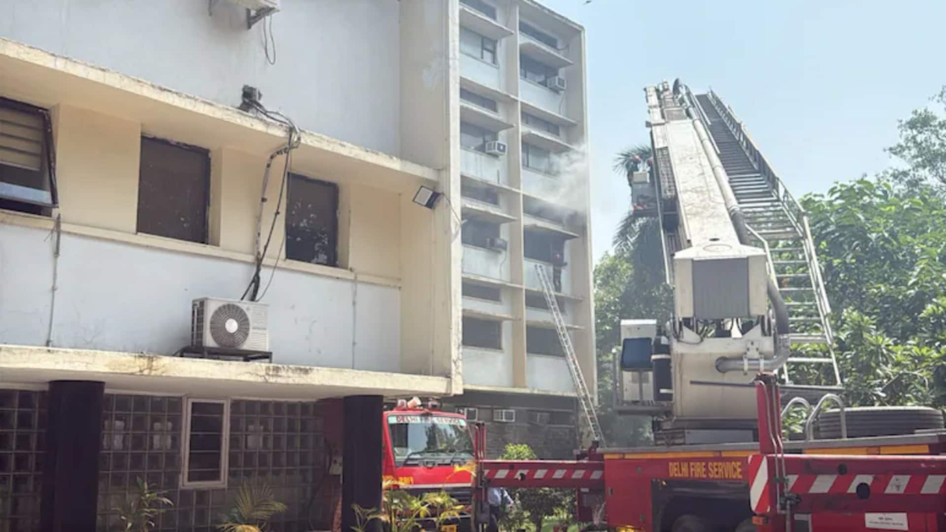 शिक्षा मंत्रालय के दिल्ली स्थित कार्यालय में लगी आग, अग्निशमन दल मौके पर