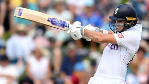 एशेज सीरीज 2025-26: जैकब बेथेल ने लगाया अपना पहला टेस्ट शतक, जानिए उनके आंकड़े