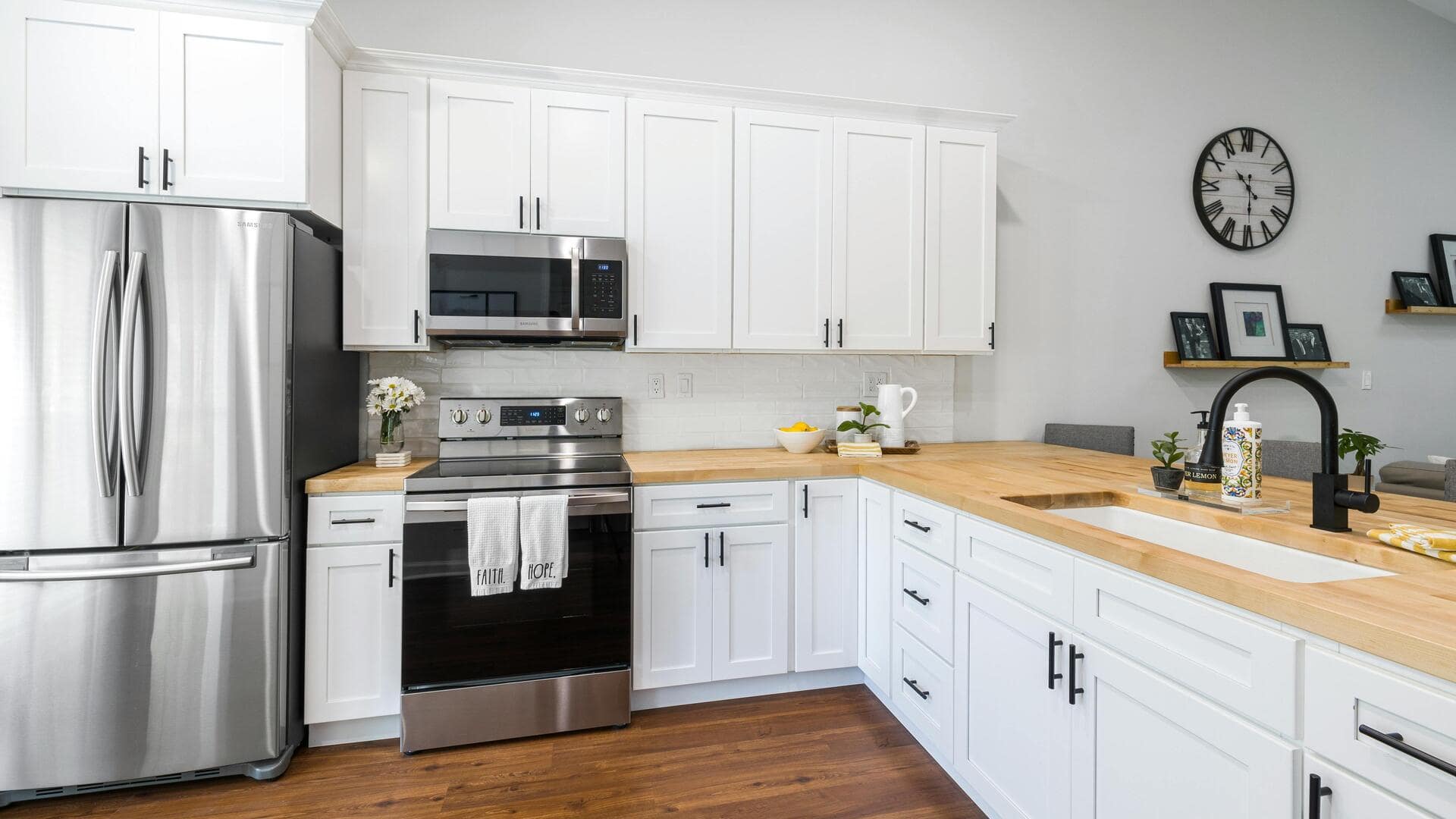 रसोई के दराजों को व्यवस्थित करने के लिए अपनाएं ये 5 आसान तरीके