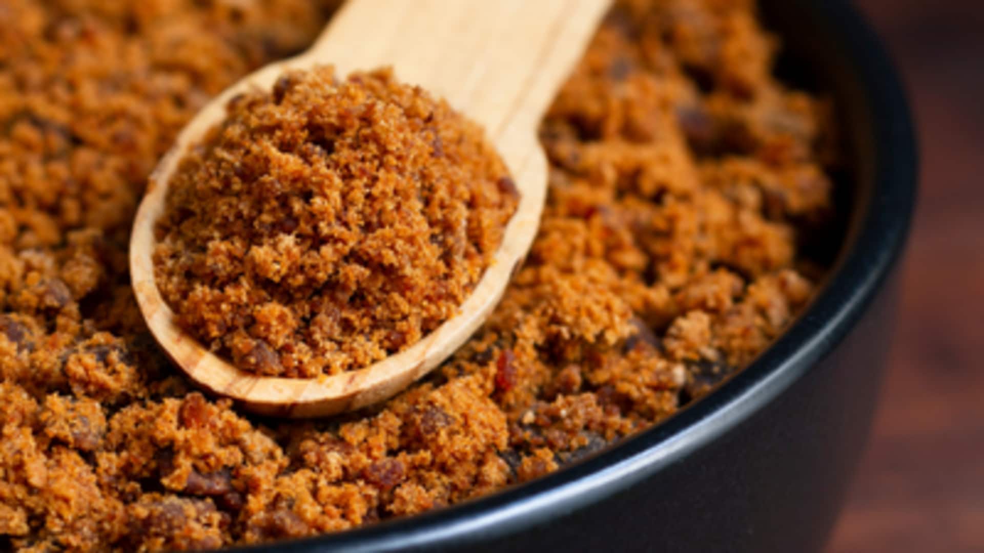 तिल और गुड़ के पाउडर का सेवन स्वास्थ्य के लिए है लाभदायक, जानिए इसके फायदे