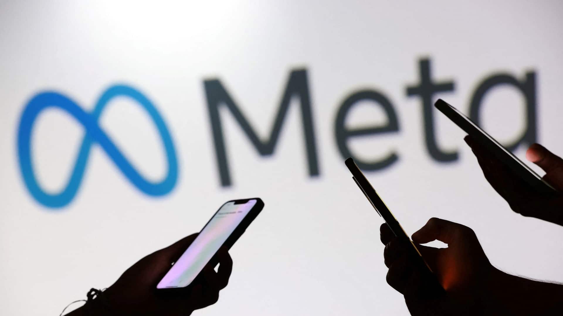 नाबालिगों के मामले में विवादों में घिरी मेटा, चैटबॉट उपयोग की अनुमति देने का आरोप