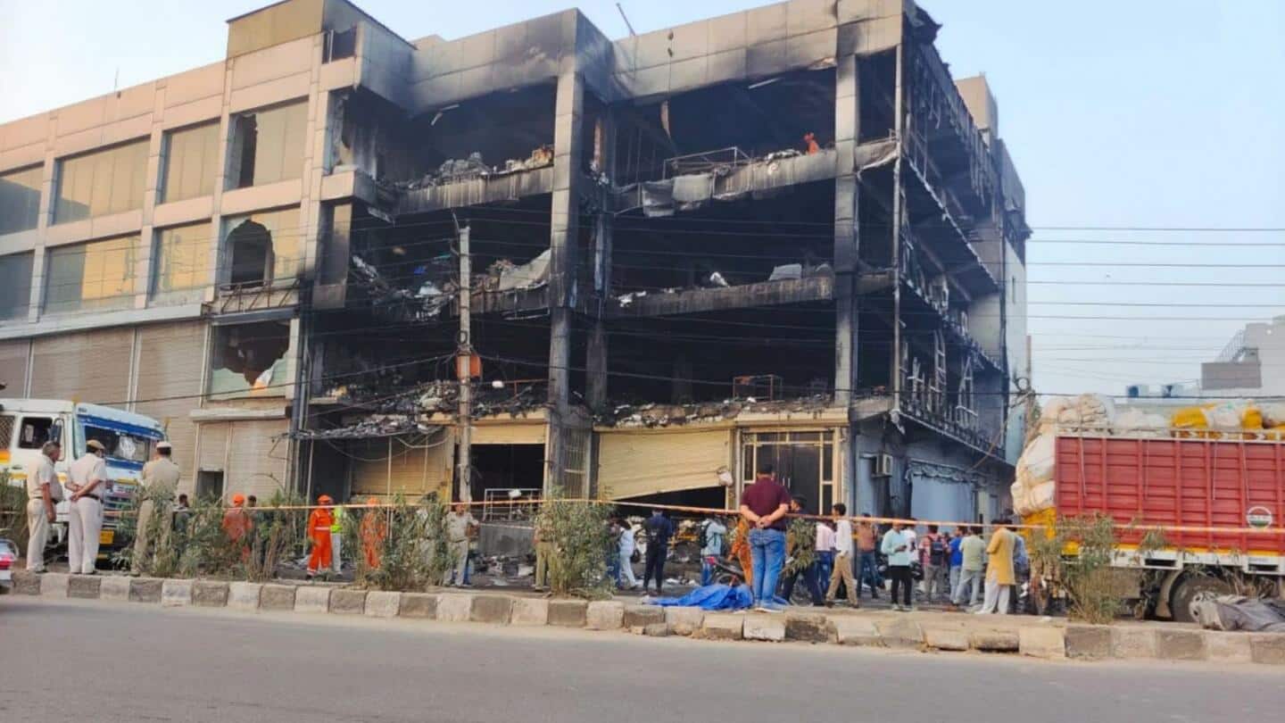 दिल्ली: मुंडका स्थित चार मंजिला इमारत में आग, अब तक 27 लोगों की मौत