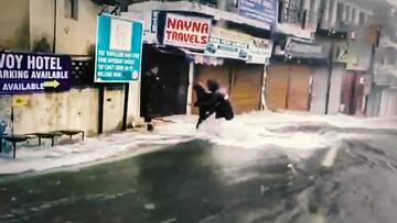 उत्तराखंड: भारी बारिश और बाढ़ के कारण 16 की मौत, प्रधानमंत्री ने की मुख्यमंत्री से बात