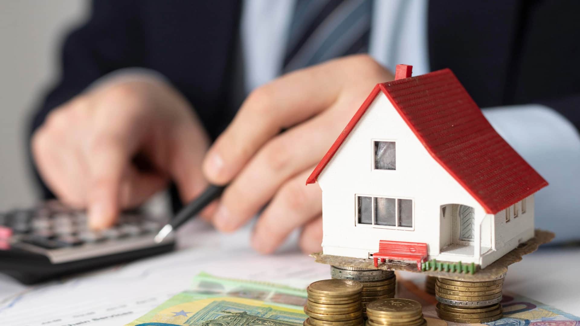 होम लोन के लिए फिक्स्ड या फ्लोटिंग रेट में से क्या चुनें? जानिए इनके फायदे-नुकसान 