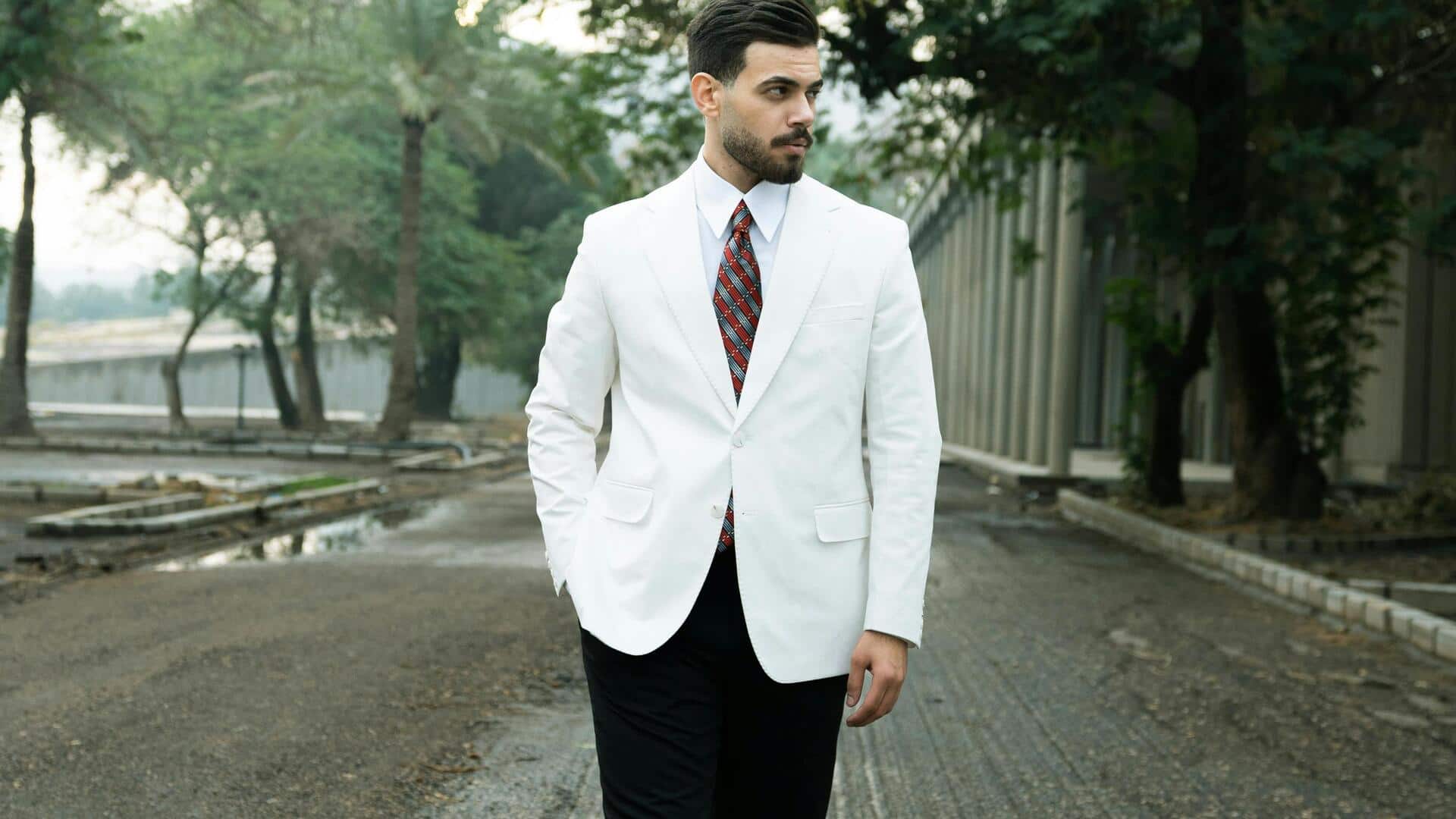 क्रीम रंग के ब्लेजर के साथ पहनें इन रंग की जींस या पैंट्स, लगेंगे स्टाइलिश