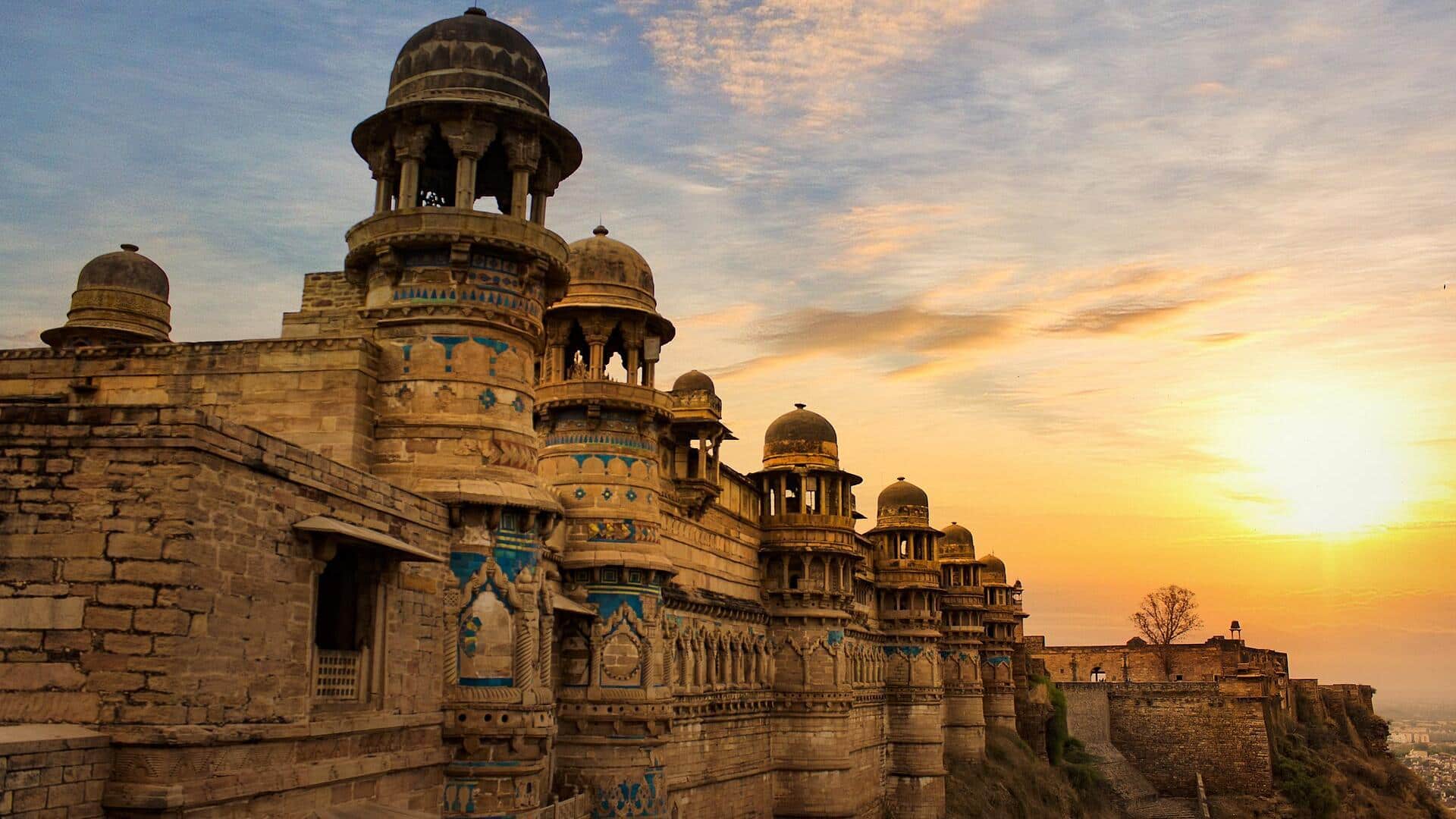 मध्य प्रदेश का ग्वालियर किला है खूबसूरत, जानिए इस ऐतिहासिक स्थल से जुड़ी जरूरी बातें