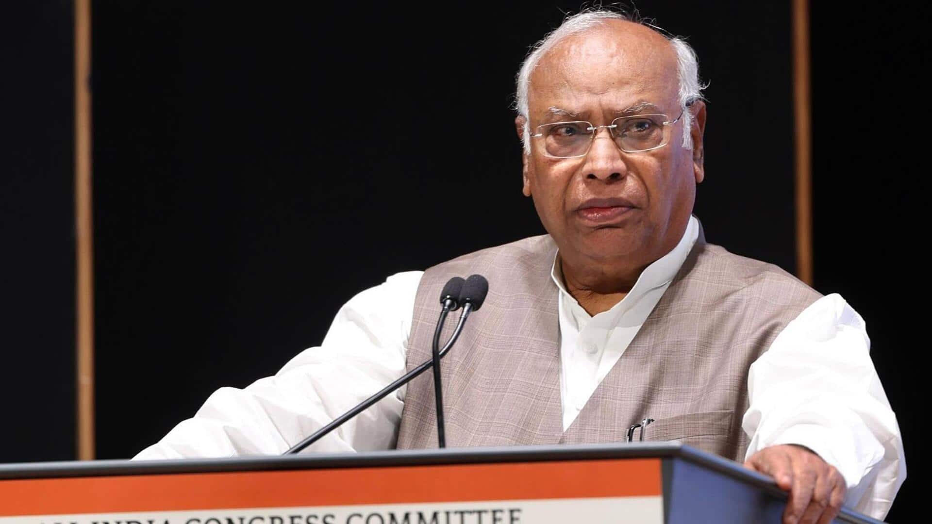 मल्लिकार्जुन खड़गे ने ट्रंप के टैरिफ को लेकर प्रधानमंत्री मोदी को घेरा, गिराई 5 कमियां मल्लिकार्जुन खड़गे ने ट्रंप के टैरिफ को लेकर प्रधानमंत्री मोदी को घेरा, गिराई 5 कमियां