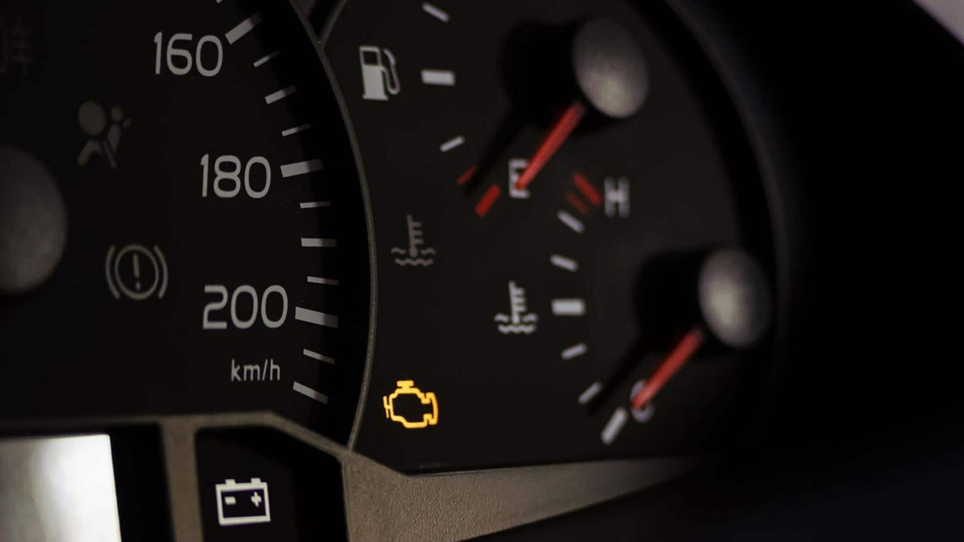 इंजन चेक लाइट को हल्के में लेना क्यों गलत?