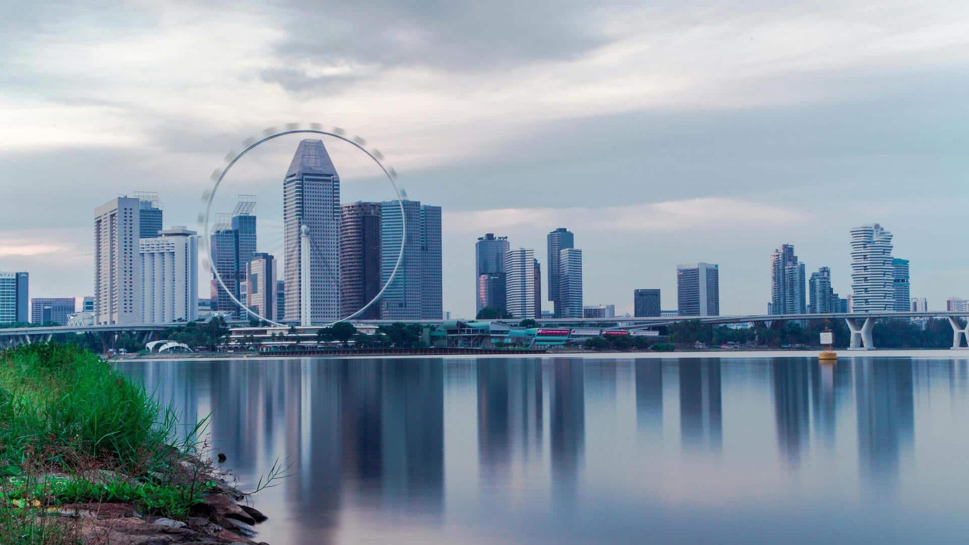 परिवार के साथ सिंगापुर घूमने जा रहे हैं? यात्रा से जुड़ी ये जरूरी बातें जान लें