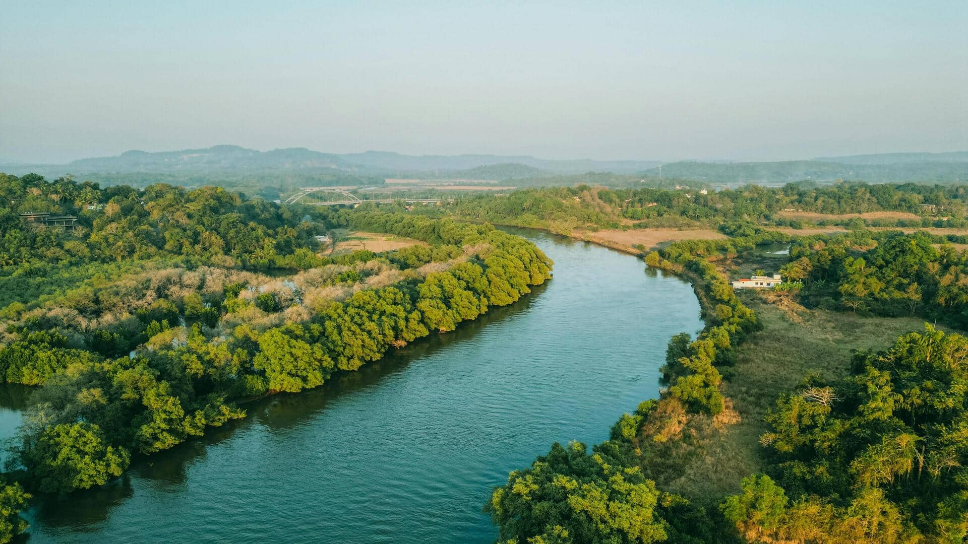 भारत की 5 सबसे खूबसूरत नदियां, एक बार जरूर करें रुख