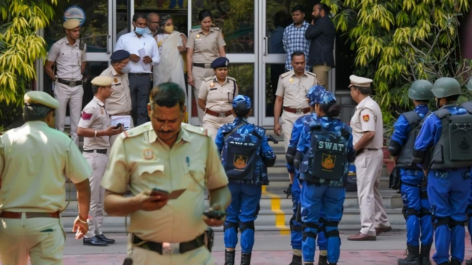 दिल्ली विश्वविद्यालय के रामजस और मिरांडा कॉलेज को बम से उड़ाने की धमकी, हड़कंप मचा