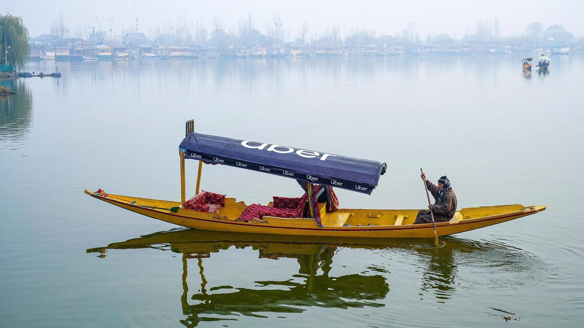 उबर ने शुरू की डल झील पर सेवा, अब घर बैठे बुक कर सकेंगे शिकारा सवारी