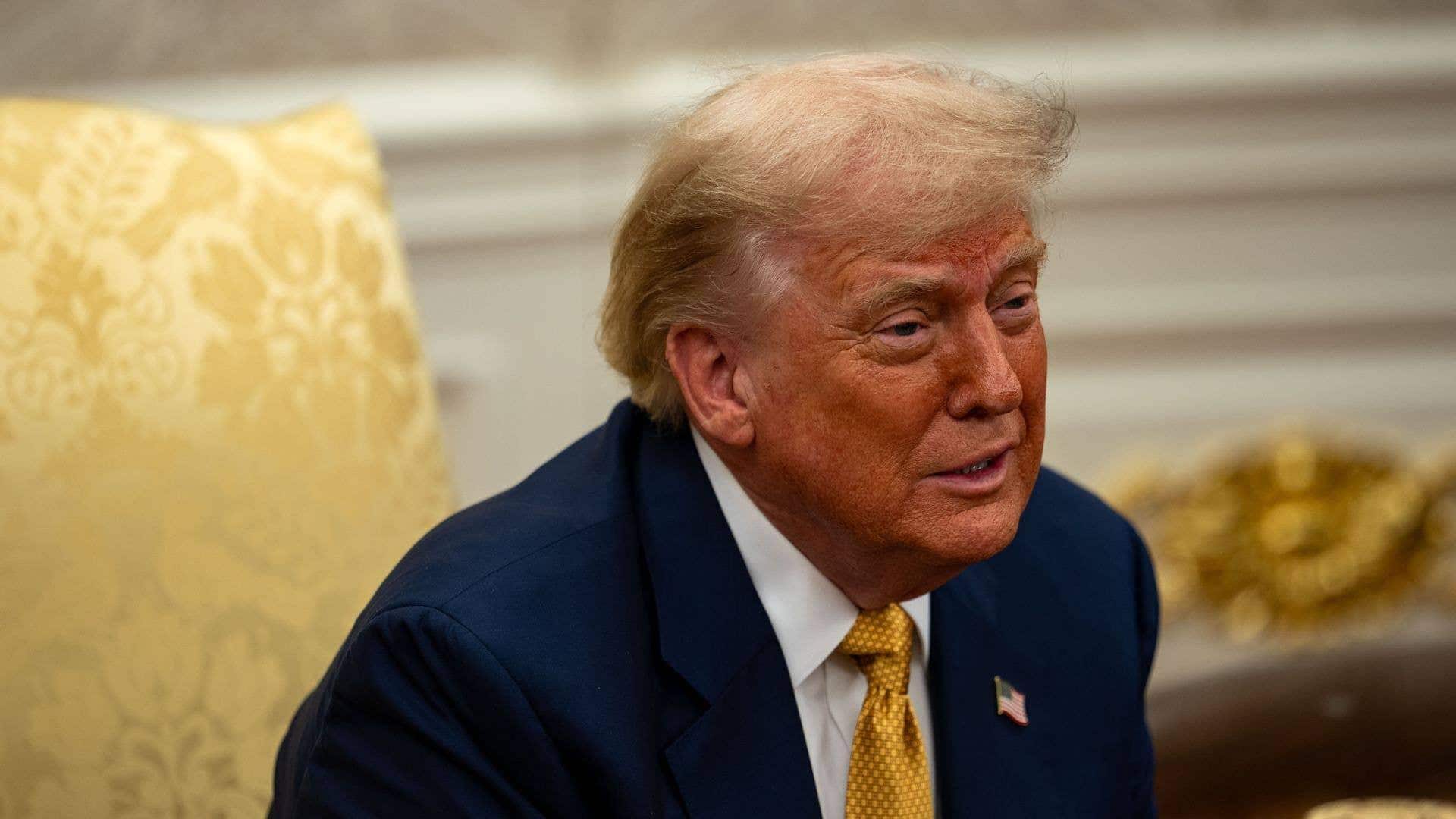 क्या डोनाल्ड ट्रंप की सेहत बिगड़ रही है? वायरल वीडियो ने खड़े किए कई सवाल