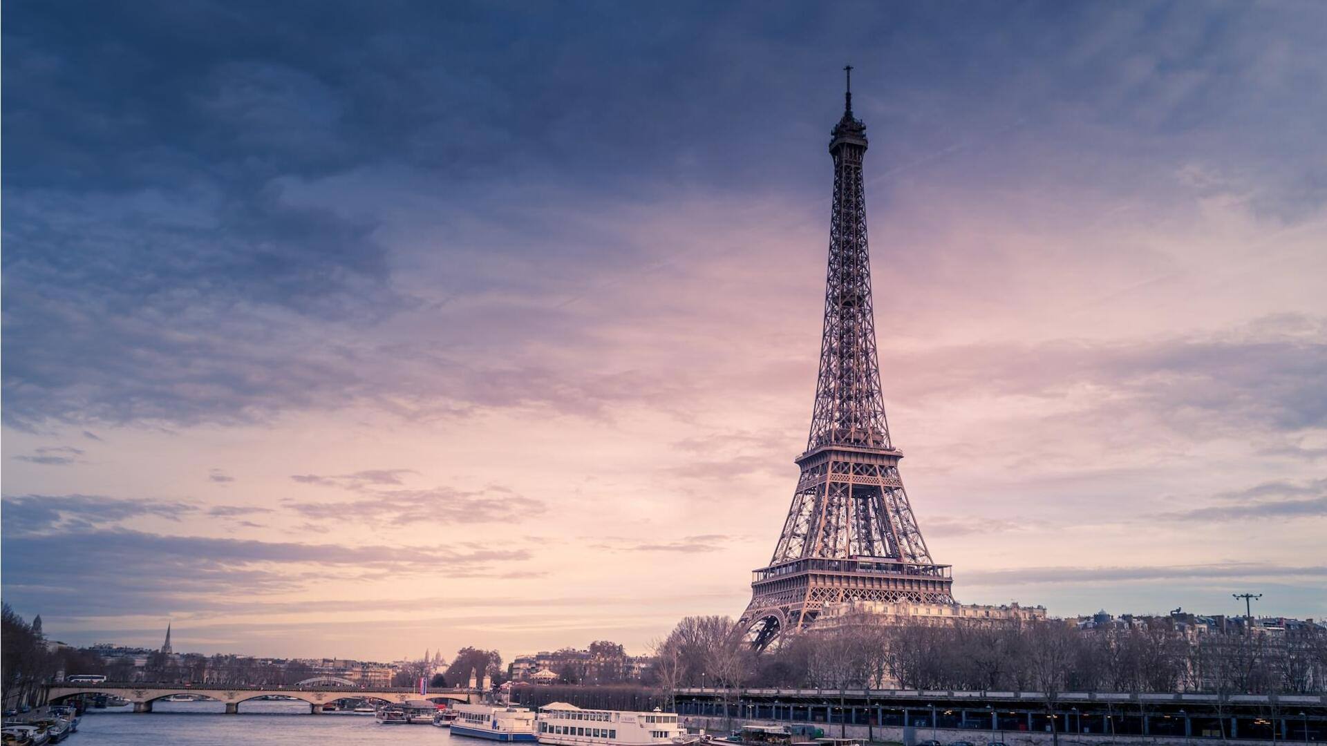 फ्रांस: बम की धमकी मिलने के बाद एफिल टावर खाली कराया गया, पुलिस मौके पर पहुंची
