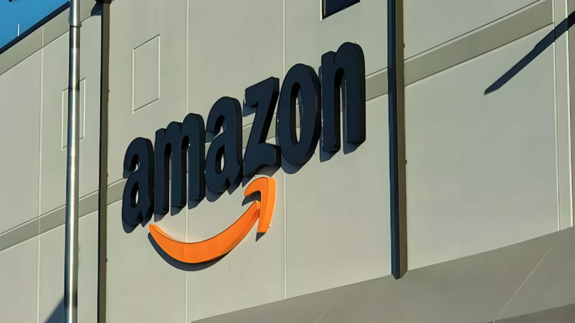 अमेजन करेगी 30,000 कॉर्पोरेट नौकरियों में कटौती, रिपोर्ट में किया दावा  अमेजन करेगी 30,000 कॉर्पोरेट नौकरियों में कटौती, रिपोर्ट में किया दावा