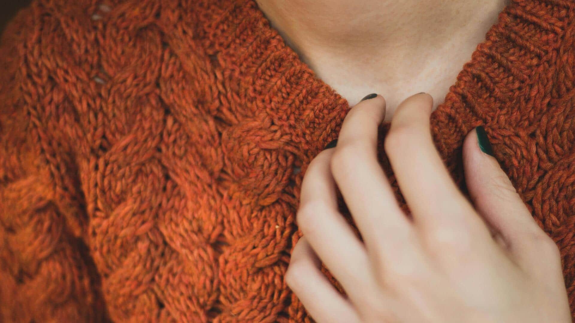 पुलओवर को स्टाइलिश तरीके से पहनने के लिए अपनाएं ये 5 तरीके