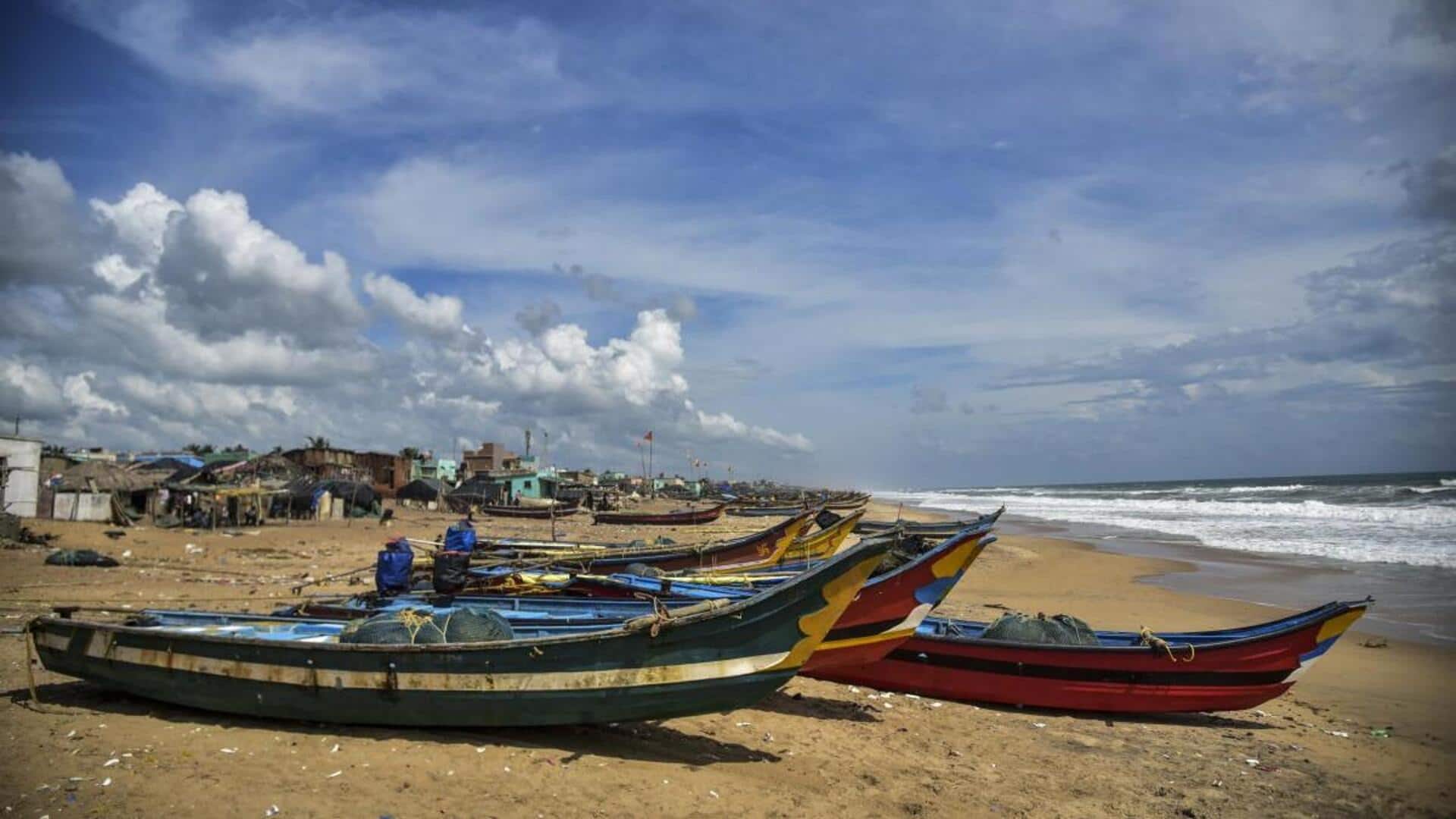 आंध्र प्रदेश पहुंचते ही कमजोर हुआ चक्रवात मोंथा, भारी बारिश के बीच 1 की मौत आंध्र प्रदेश पहुंचते ही कमजोर हुआ चक्रवात मोंथा, भारी बारिश के बीच 1 की मौत