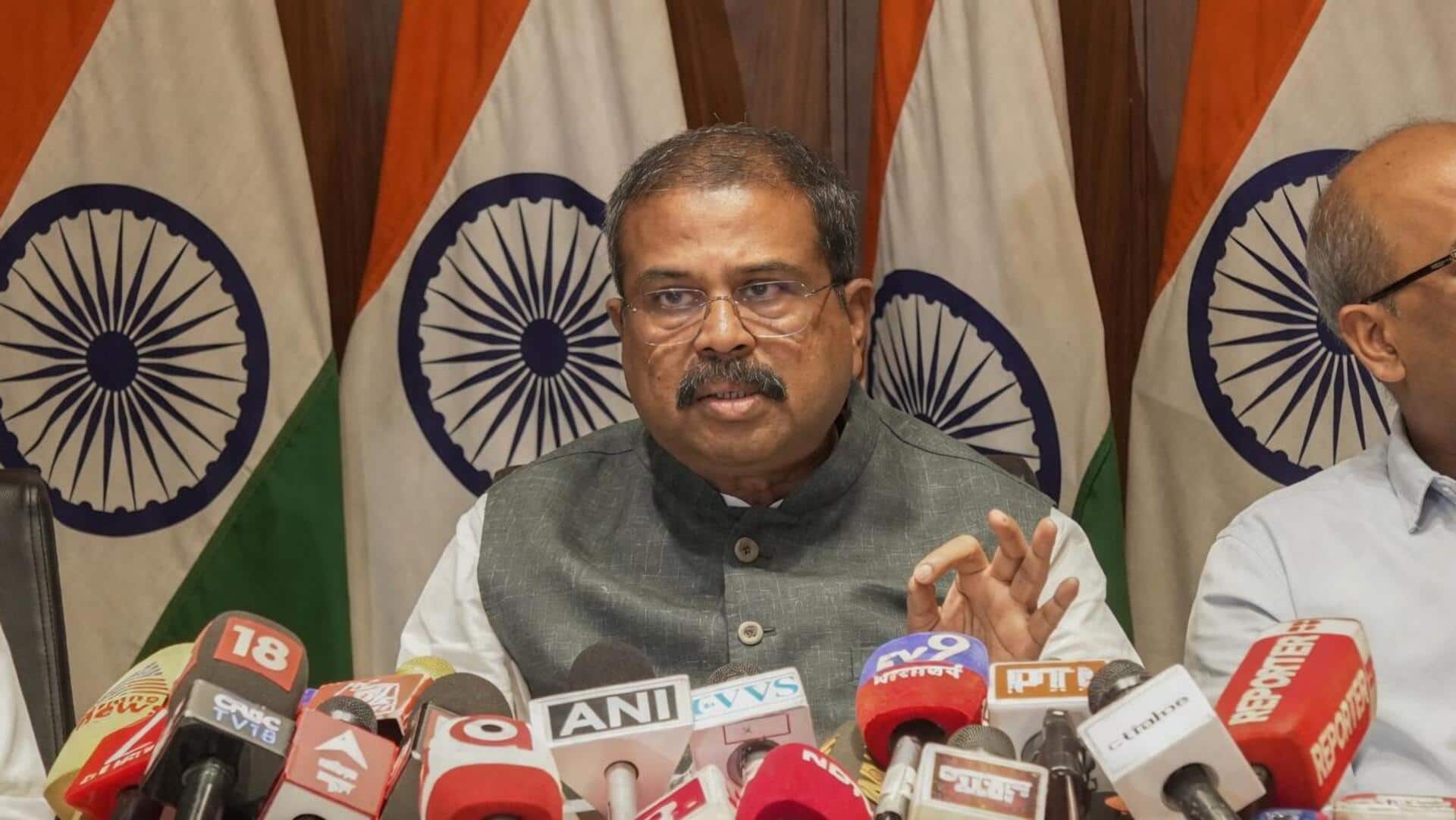 शिक्षा मंत्री धर्मेंद्र प्रधान ने CBSE विवाद पर चुप्पी तोड़ी, बोले- मैं जिम्मेदारी लेता हूं