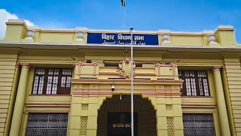 पटना हाई कोर्ट ने स्पीकर समेत 42 विधायकों को नोटिस जारी किया, जानिए क्या है मामला