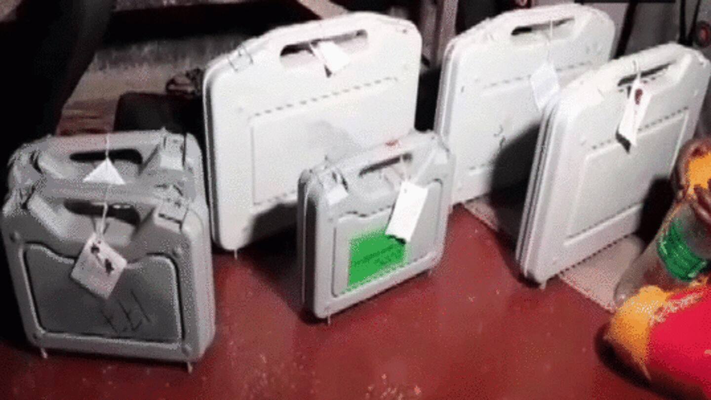 सेक्टर अधिकारी का रिश्तेदार निकला TMC नेता सेक्टर अधिकारी का रिश्तेदार निकला TMC नेता