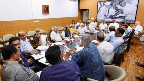 INDIA गठबंधन आरक्षण विधेयक का विरोध करेगा, खड़गे बोले- केंद्र सरकार चालबाजी कर रही