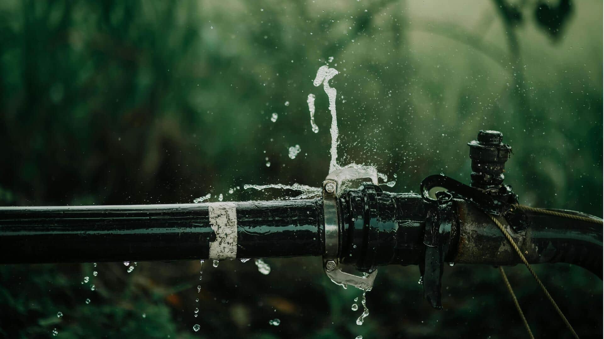 ग्रेटर नोएडा में इंदौर जैसे हालात, दूषित पानी की आपूर्ति से कई लोग बीमार