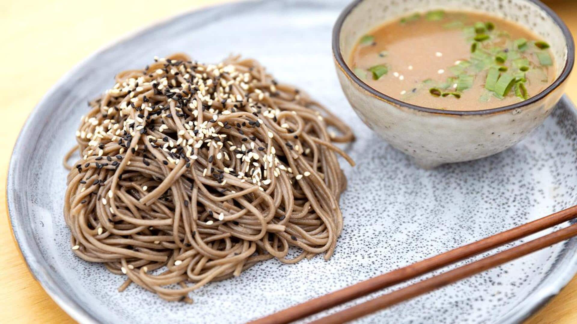 गर्मियों के लिए बेहतरीन रहेंगे ठंडे सोबा नूडल्स, जानिए इस जापानी पकवान की रेसिपी