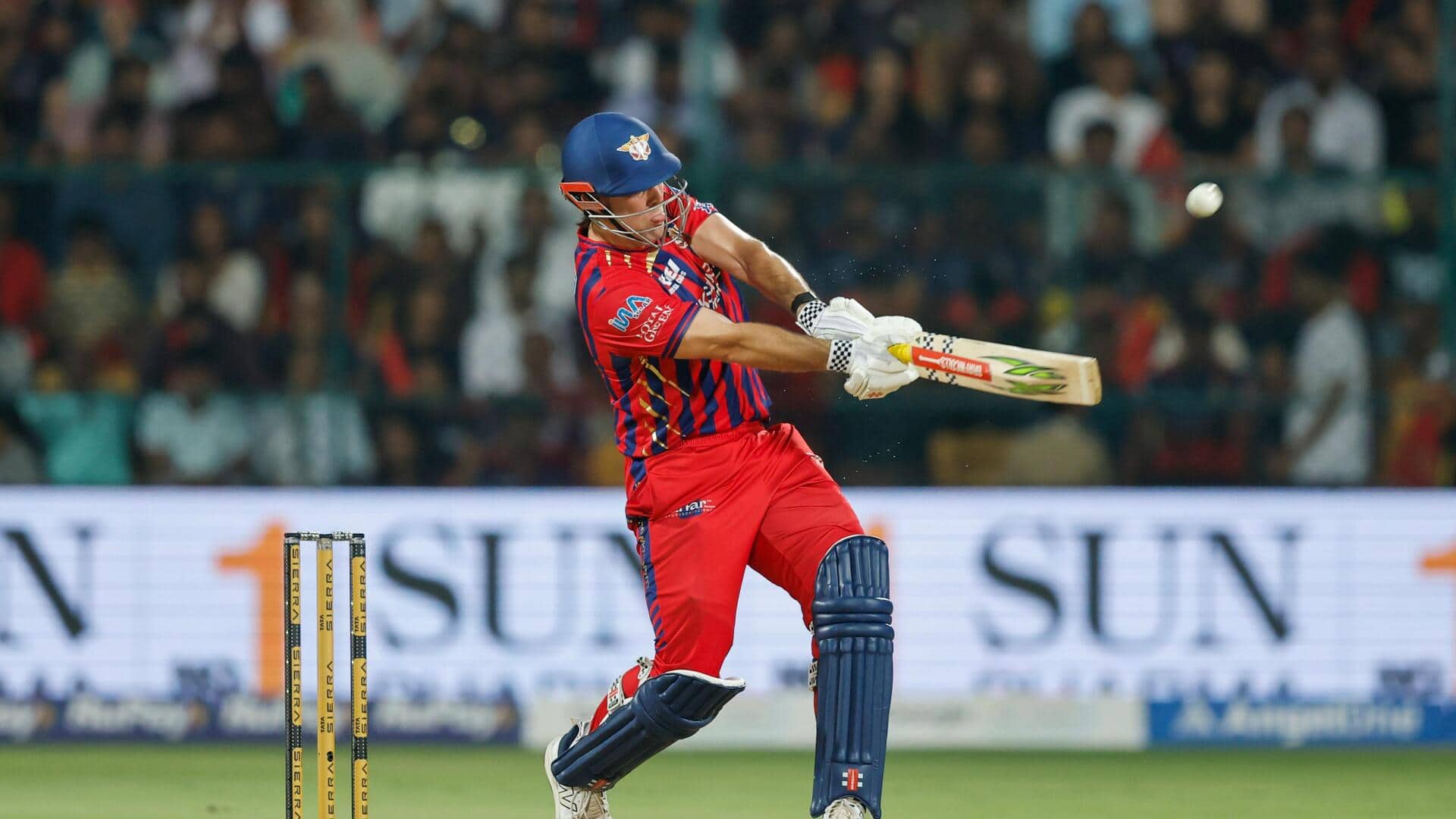 IPL 2026: मिचेल मार्श ने छक्का लगाकर स्टेडियम से बाहर मारी गेंद, यहां देखें वीडियो 