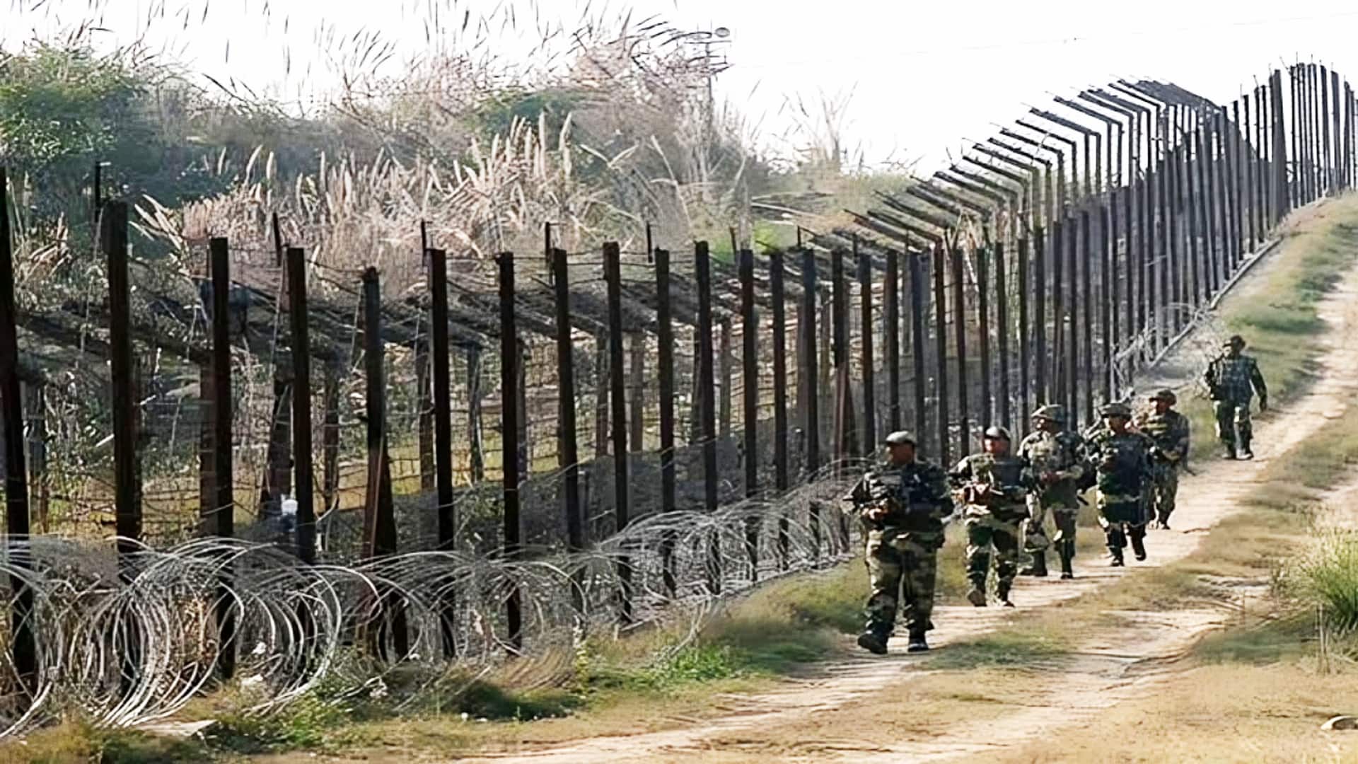 भारत-बांग्लादेश सीमा पर 142.79 एकड़ जमीन BSF को सौंपी गई, पूरे इलाके में लगेगी बाड़