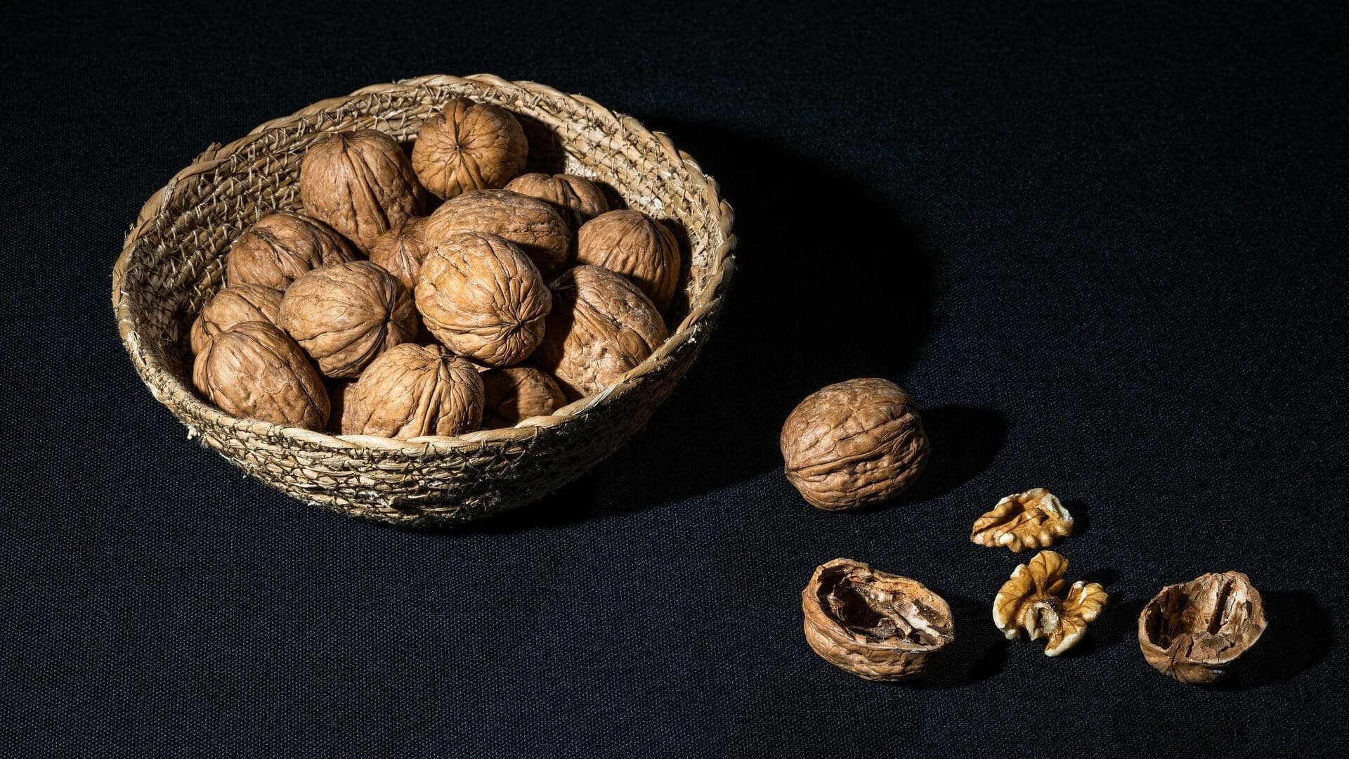 रोजाना सुबह खाली पेट अखरोट खाने से मिल सकते हैं ये फायदे