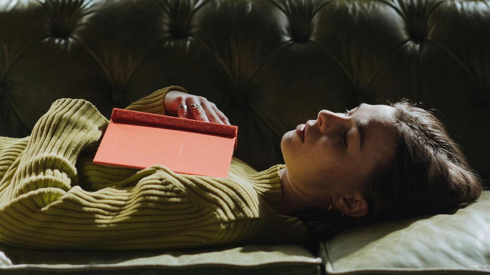 क्या आपके शरीर को अधिक आराम की जरूरत है? इन संकेतों से लगाएं पता