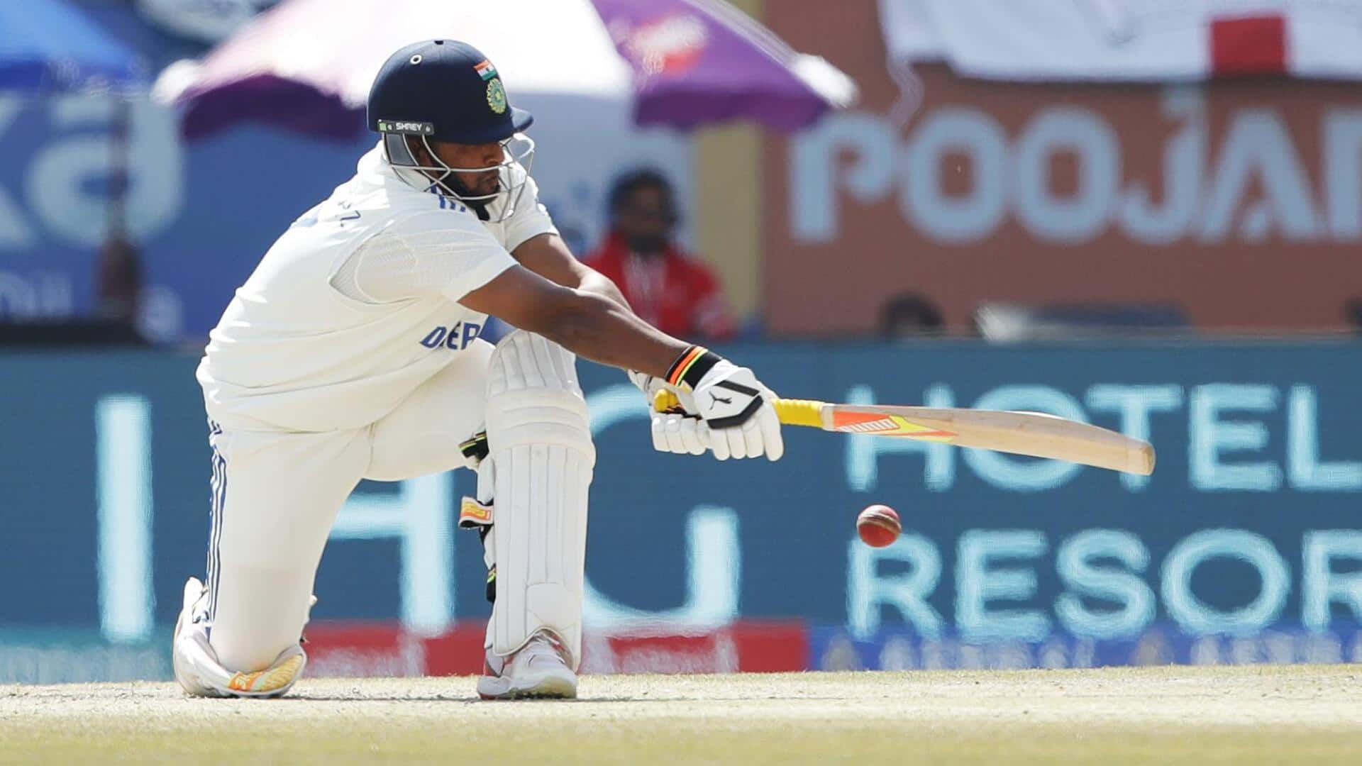 भारत बनाम इंग्लैंड: सरफराज खान ने डेब्यू टेस्ट सीरीज में जड़ा तीसरा अर्धशतक, जानिए आंकड़े