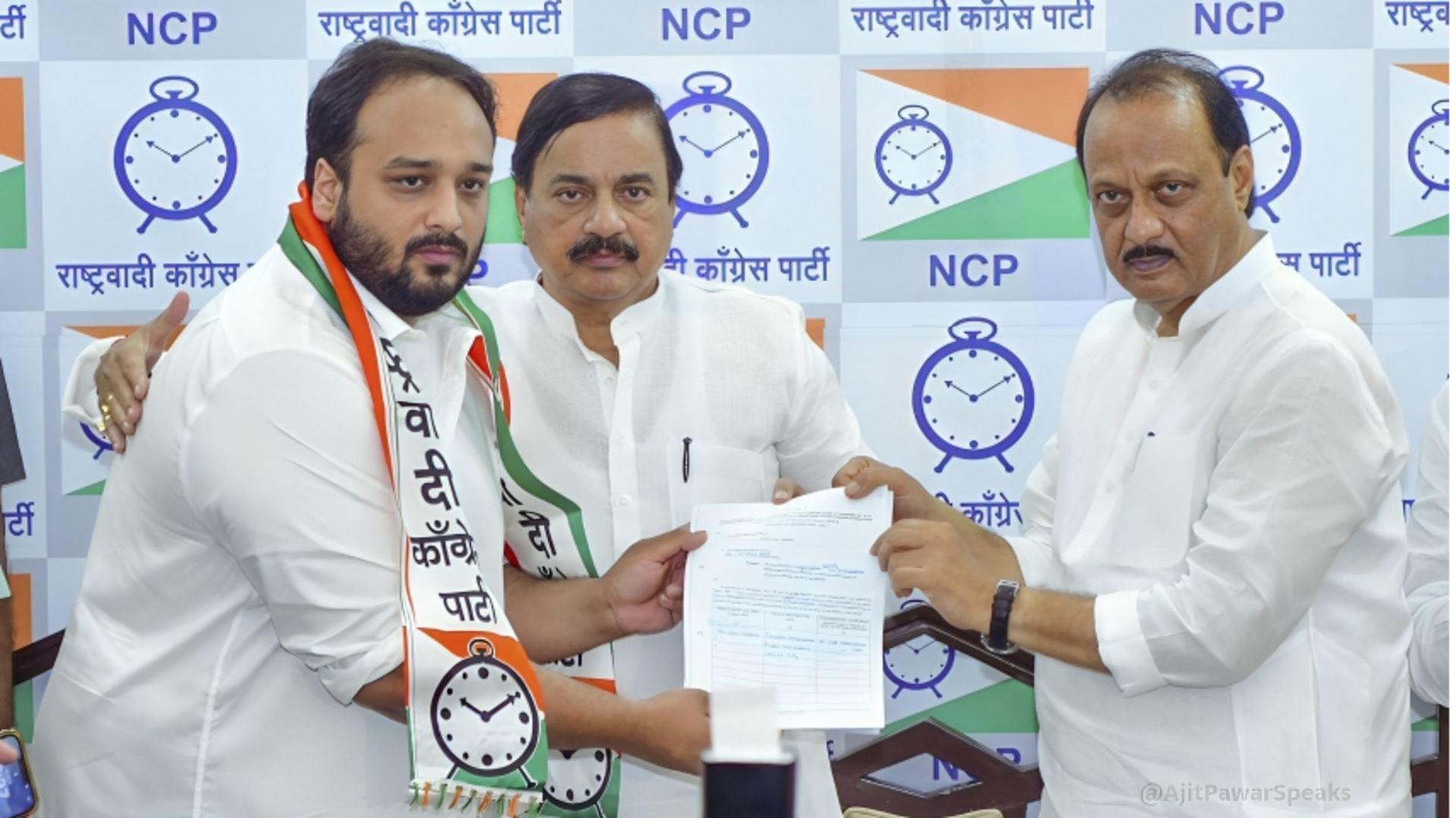 बाबा सिद्दीकी के बेटे जीशान अजित पवार की NCP में शामिल, कांग्रेस ने किया था निष्कासित