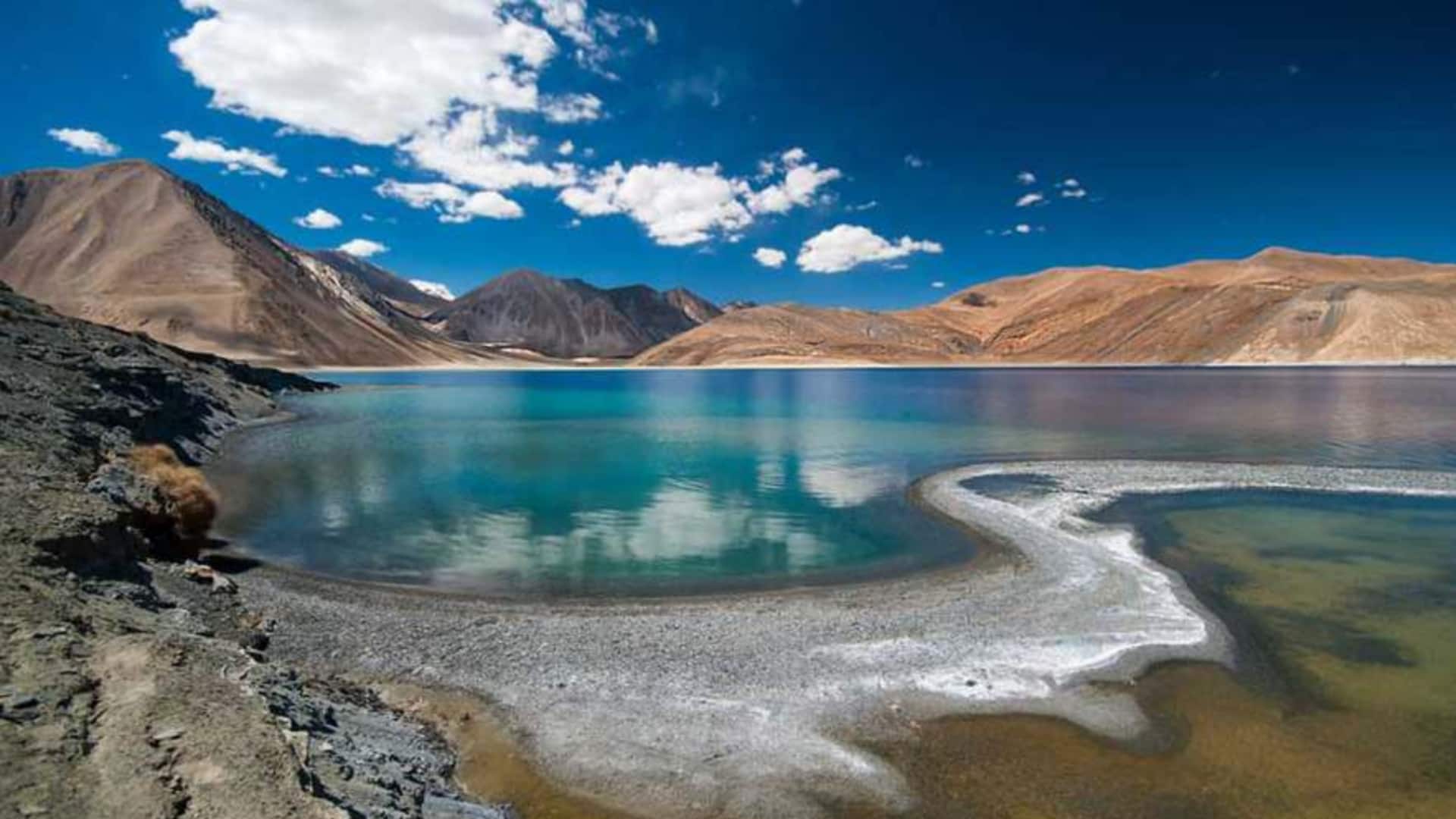 पैंगोंग झील के पास सैन्य निर्माण कर रहा चीन, भारत के लिए क्या है चिंता की बात?